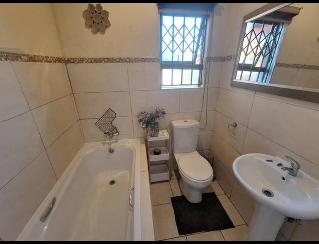 3 BEDROOM HOUSE FOR SALE IN VANDERBIJLPARK SE 6